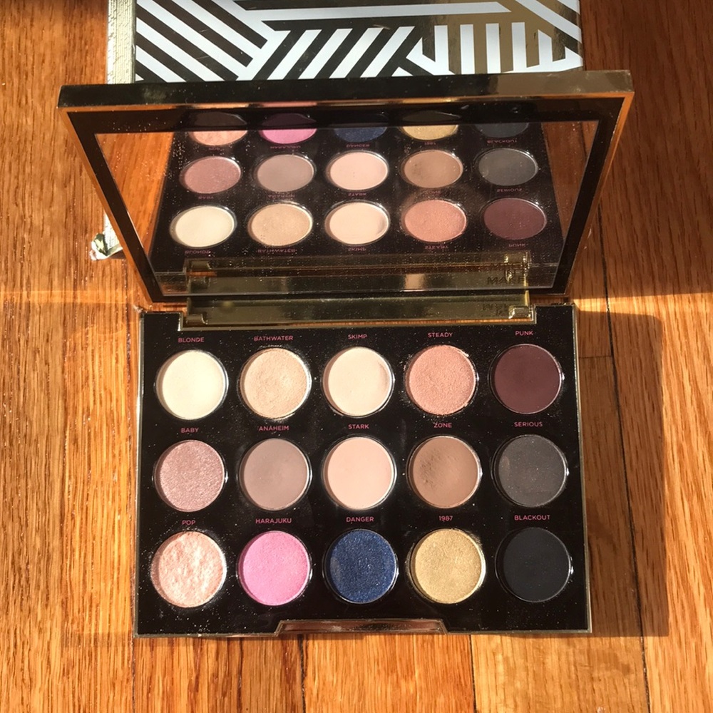 URBAN DECAY Eyeshadow Palette😍😍